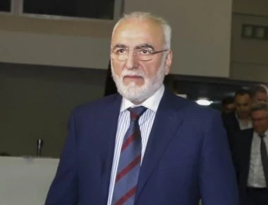 ΑΕΚ-ΠΑΟΚ: Ένταση στο ΟΑΚΑ με την άφιξη του Ι.Σαββίδη